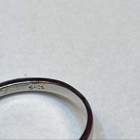 Silver toned double halo emerald ring - Picture 4 of 4